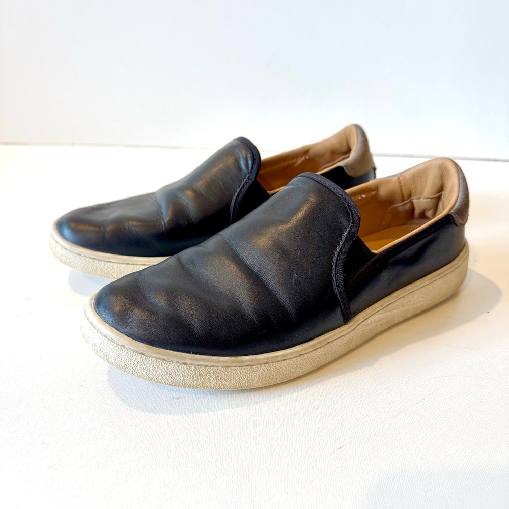 UGG Womens Black Leather Slip On Casual Shoes Size 7.5
